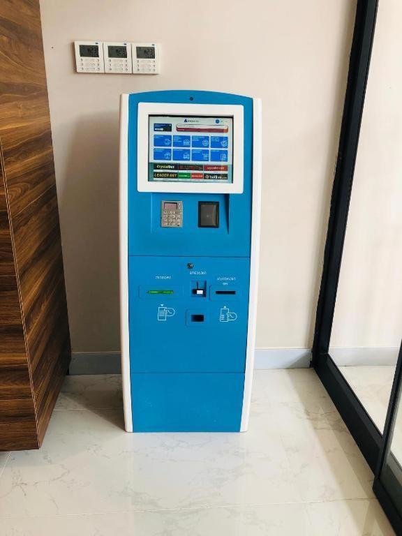 Luxury Aparthotel In Orbi City Sea View バトゥーミ エクステリア 写真